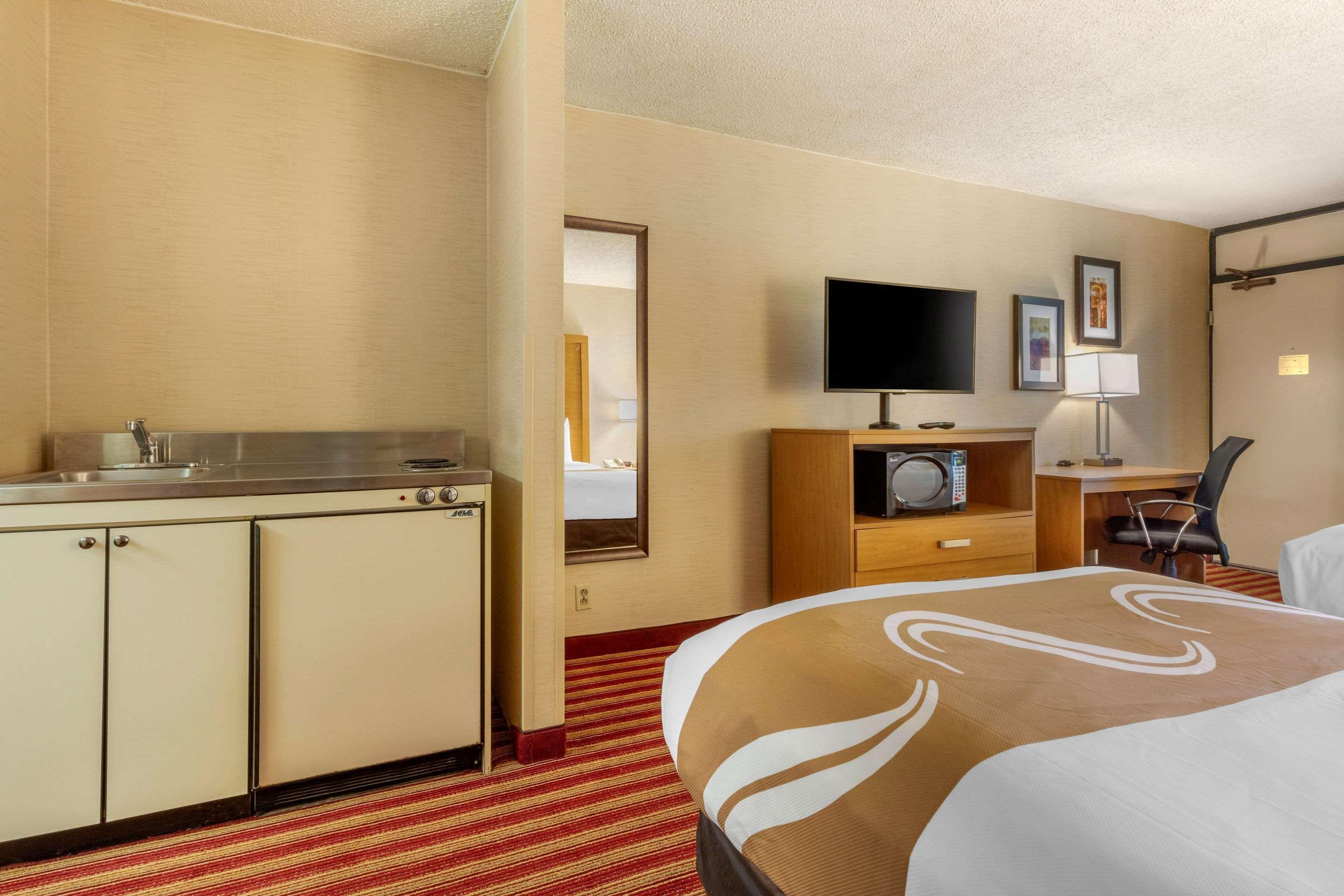 Quality Inn Exit 4 Clarksville Exteriör bild